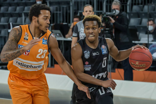 后卫般的灵 后卫般的灵